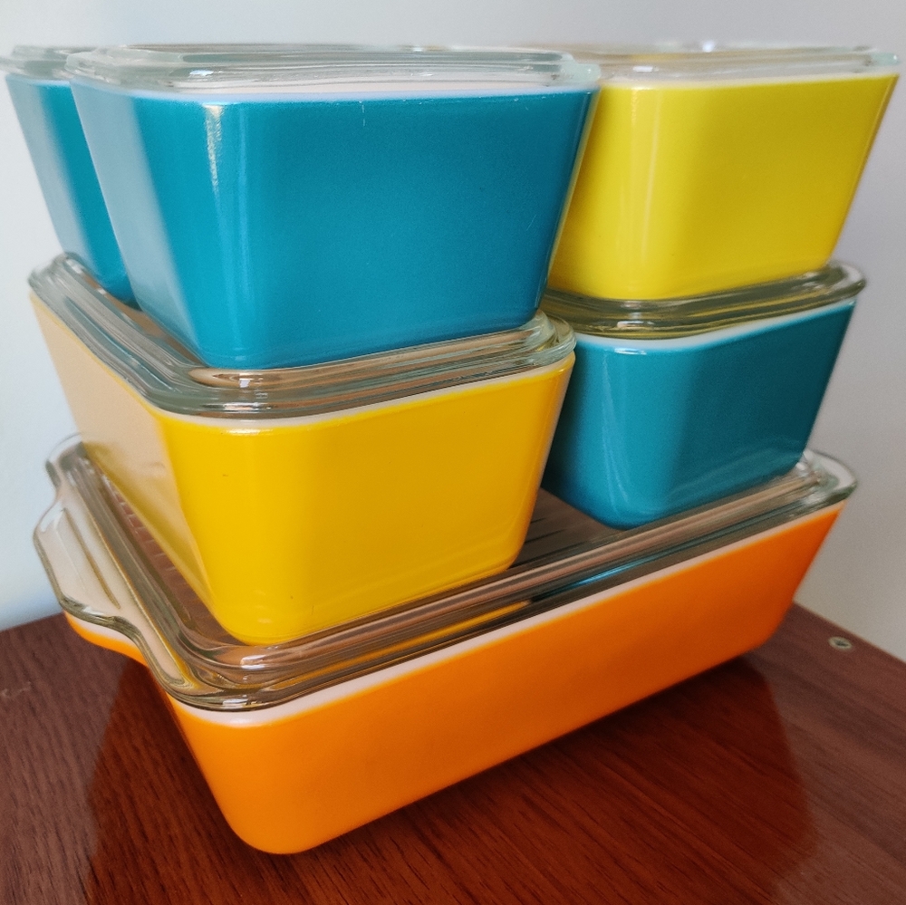 Vintage 60s Pyrex 14 pieces Refrigerator Dishes Set